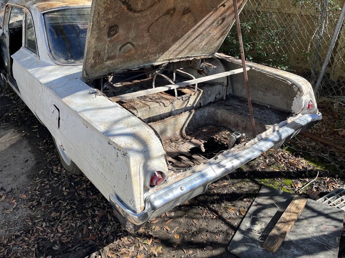Chevy-biscayne-1962-white-5