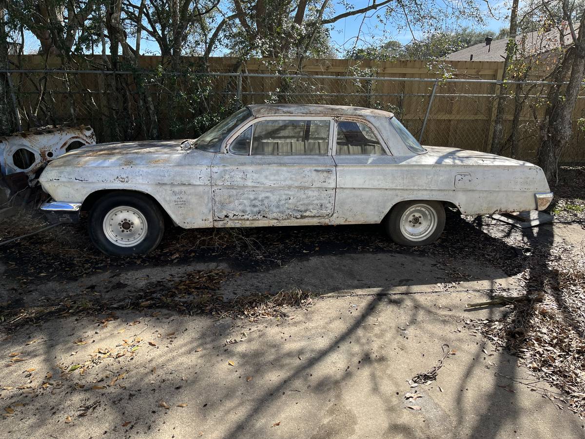 Chevy-biscayne-1962-white