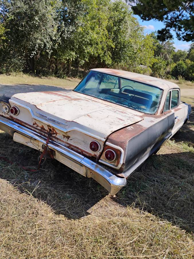 Chevy-biscayne-1963-white-1