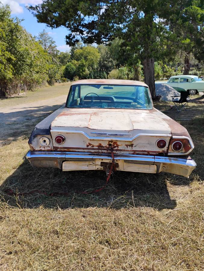 Chevy-biscayne-1963-white-11