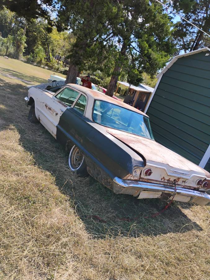 Chevy-biscayne-1963-white-14