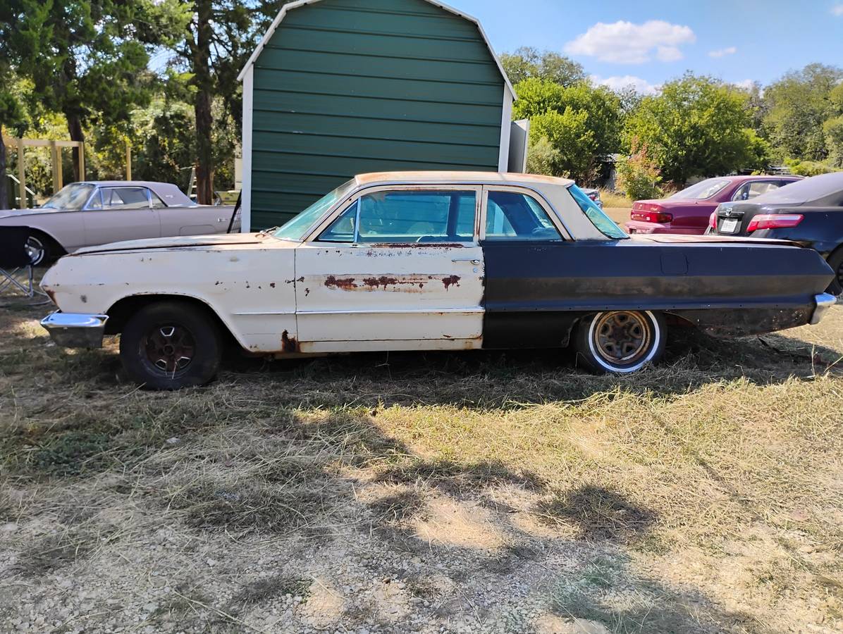 Chevy-biscayne-1963-white-2
