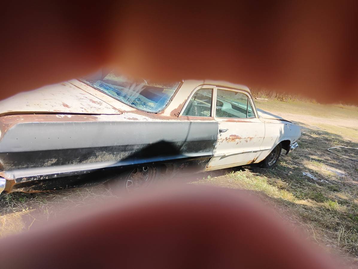 Chevy-biscayne-1963-white-3
