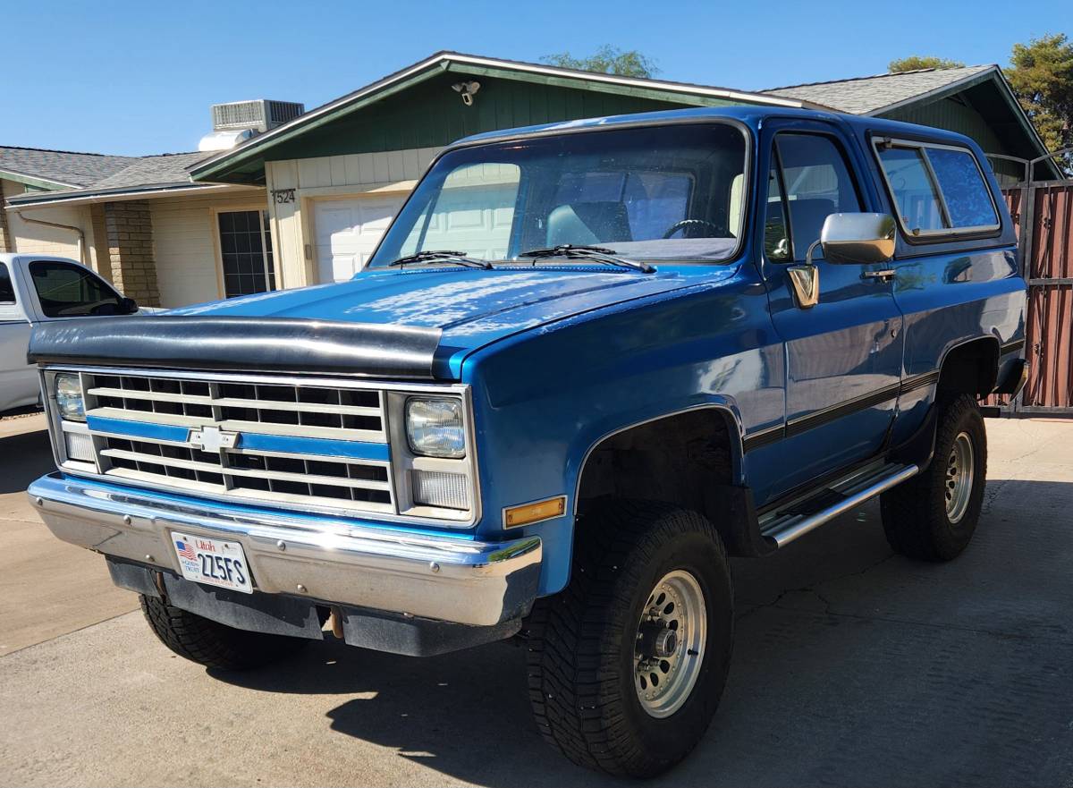 Chevy-blazer-1985-blue-10