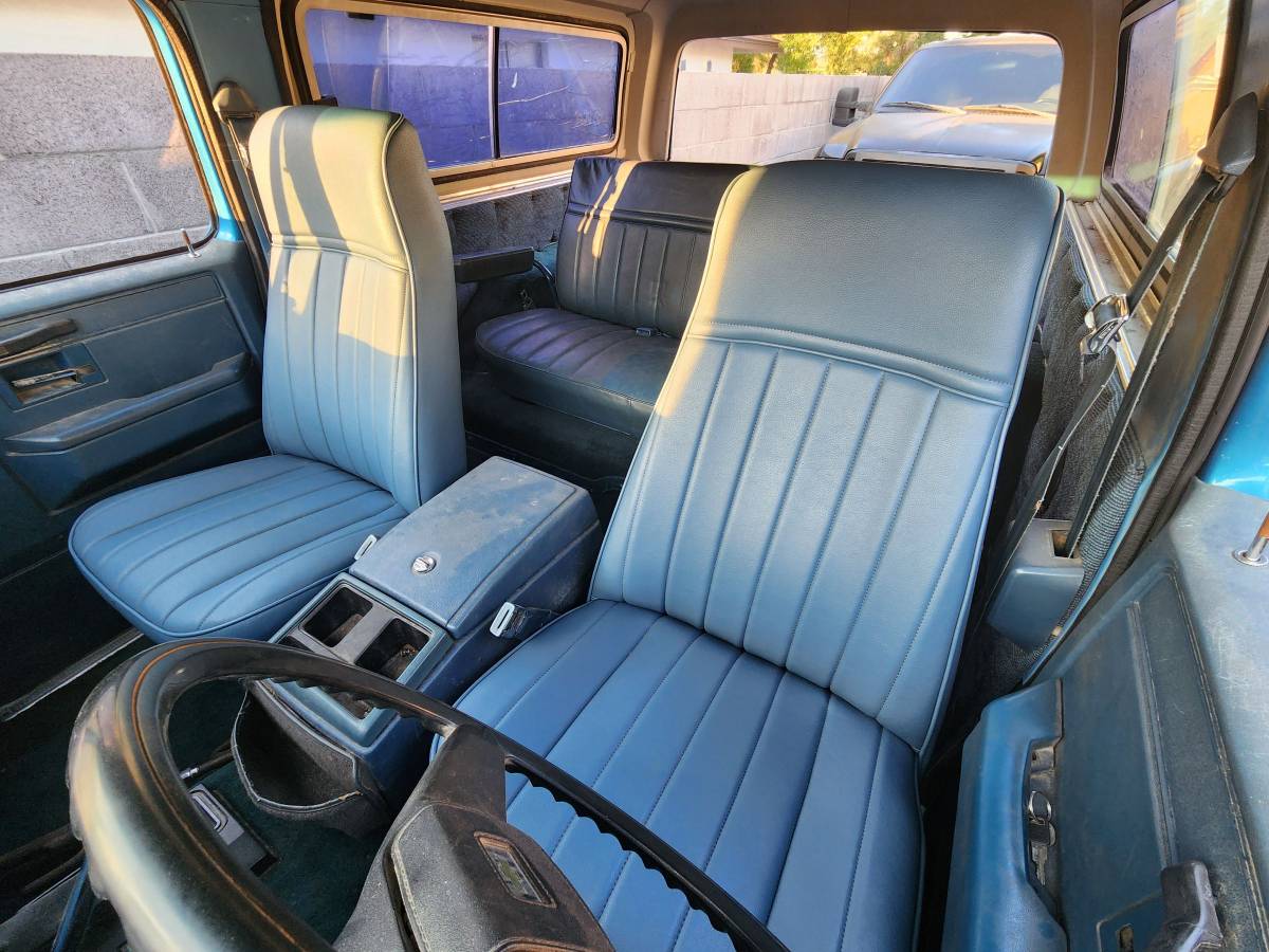 Chevy-blazer-1985-blue-21