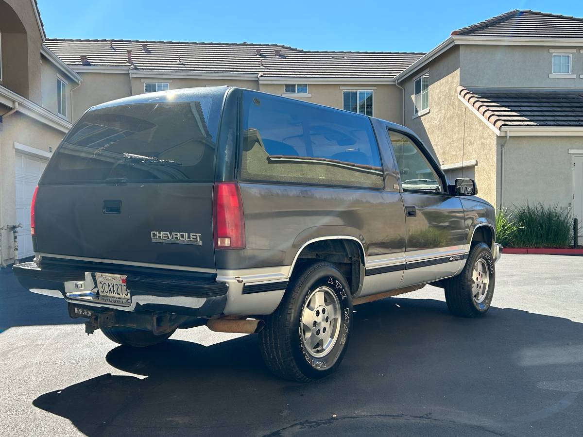 Chevy-blazer-1992-brown-1