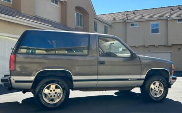 Chevy-blazer-1992-brown-2