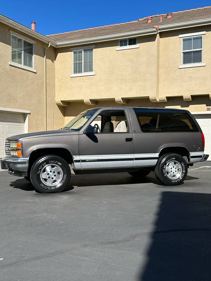 Chevy-blazer-1992-brown-8