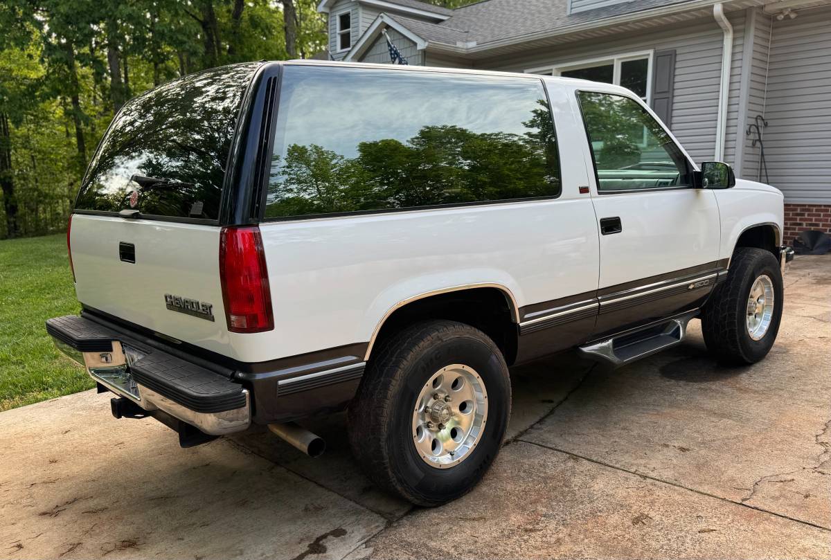 Chevy-blazer-1993-white-3