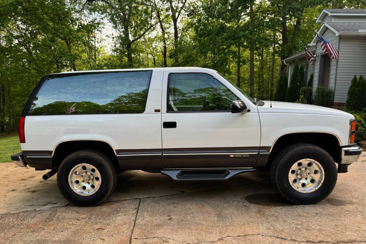 Chevy-blazer-1993-white-6