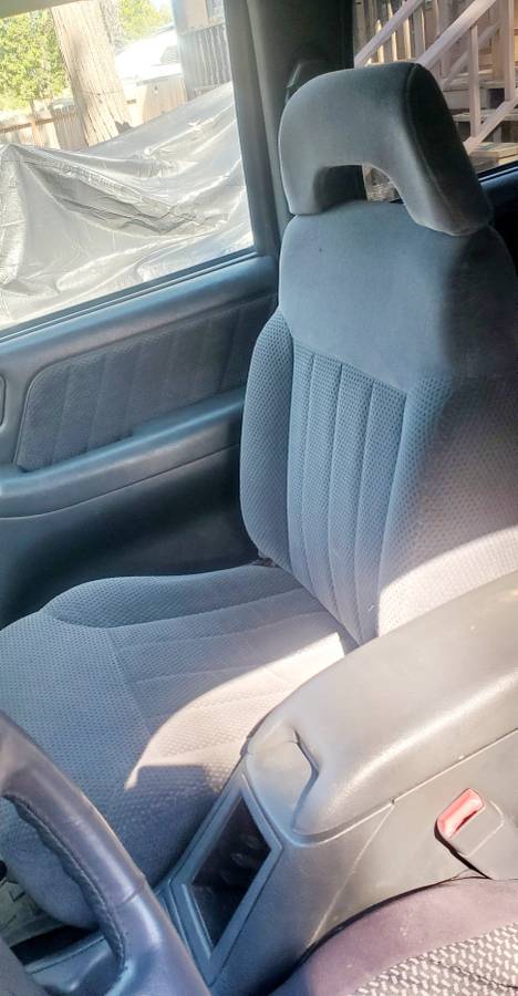 Chevy-blazer-1995-white-2