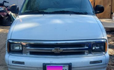 Chevy-blazer-1995-white-3