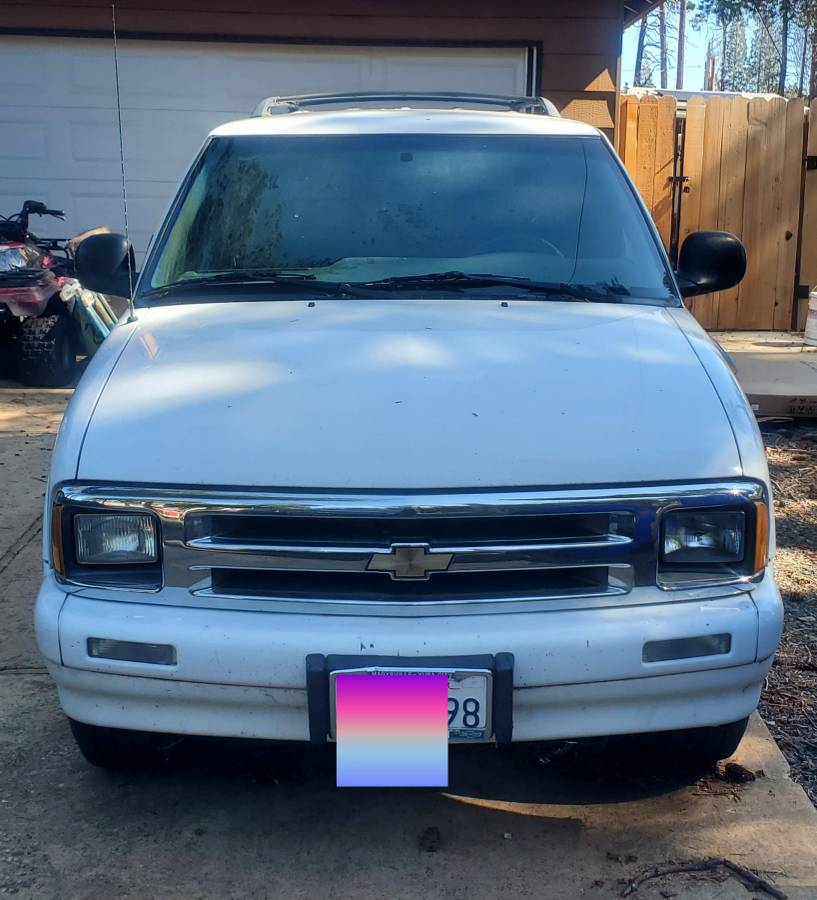 Chevy-blazer-1995-white-3