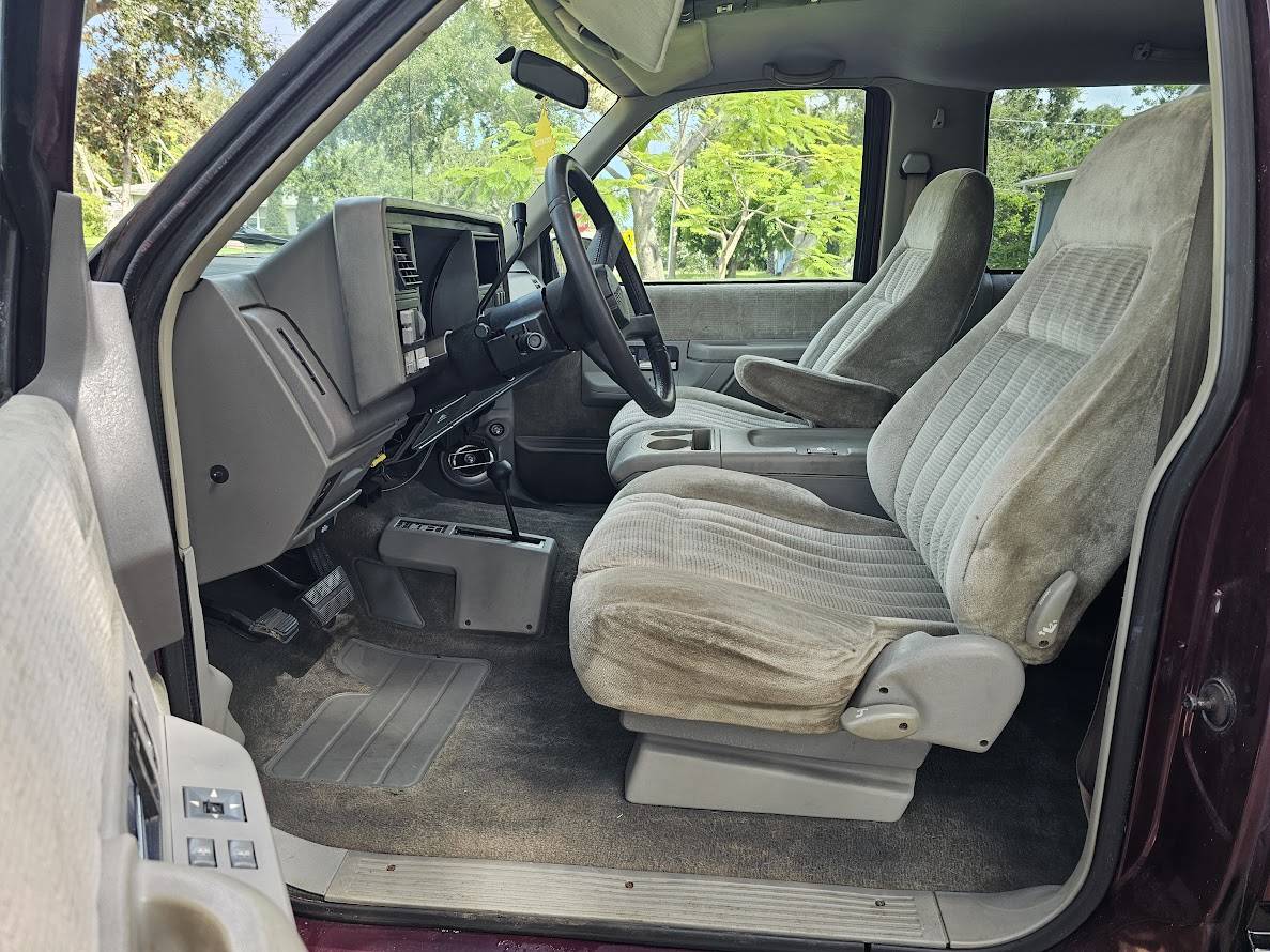 Chevy-blazer-2-door-4x4-1994-red-8