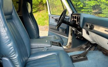 Chevy-blazer-diesel-1989-white-3