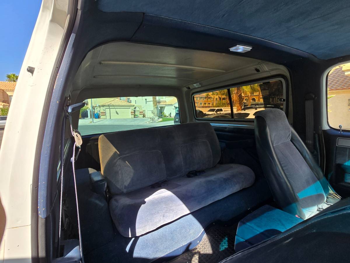 Chevy-blazer-k5-4x4-1986-white-9