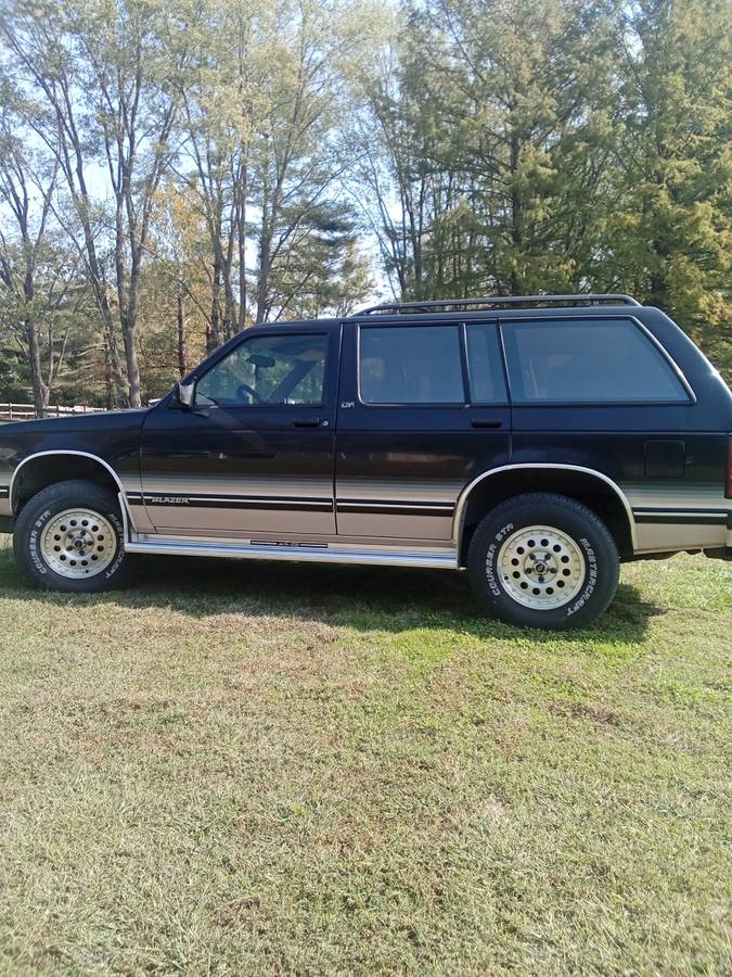 Chevy-blazer-lt-trim-4-by-4-1994-black-3
