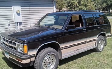 Chevy-blazer-lt-trim-4-by-4-1994-black