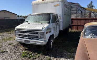 Chevy-box-truck-1991-1