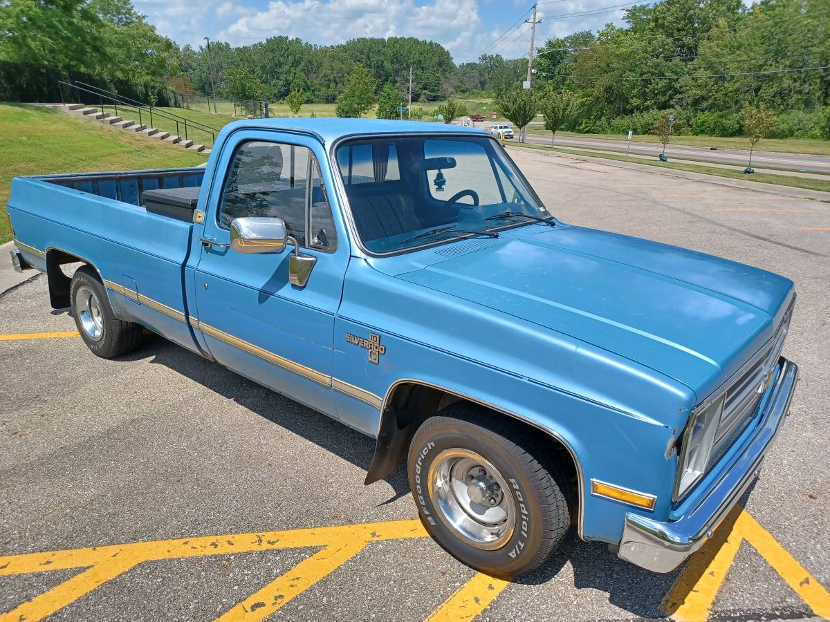 Chevy-c-10-silverado-square-body-1986-blue-14