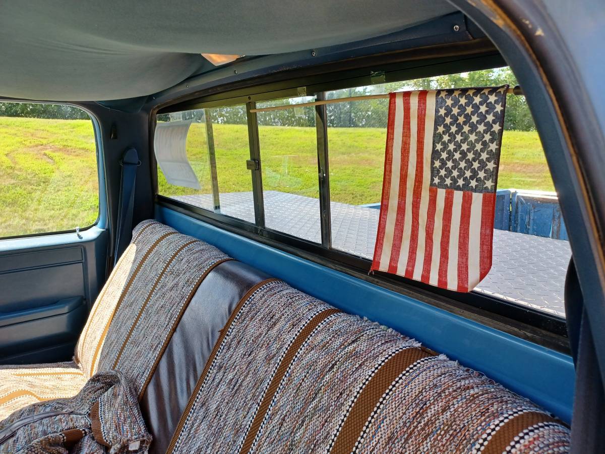 Chevy-c-10-silverado-square-body-1986-blue-17