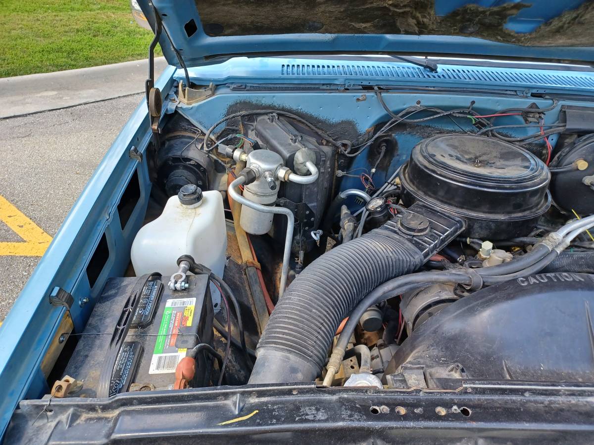 Chevy-c-10-silverado-square-body-1986-blue-20