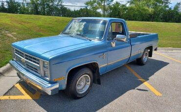 Chevy-c-10-silverado-square-body-1986-blue