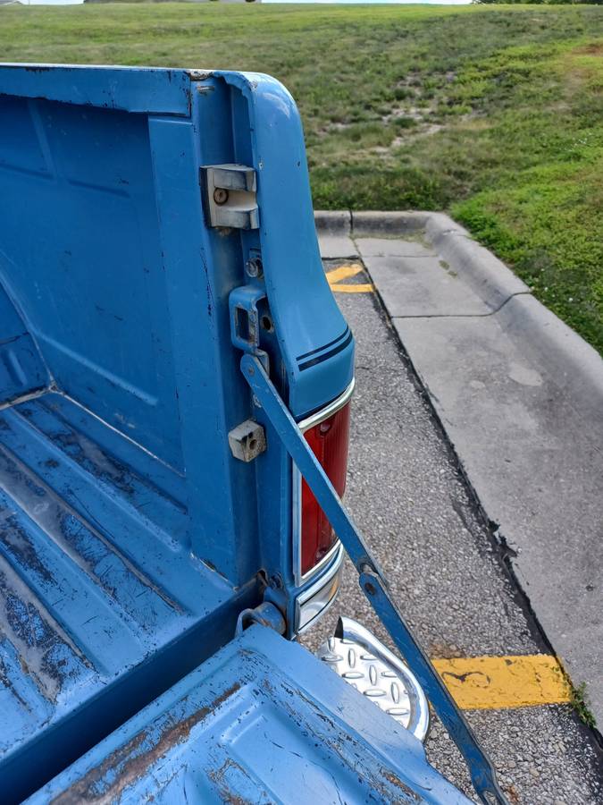 Chevy-c-10-silverado-square-body-1986-blue-4