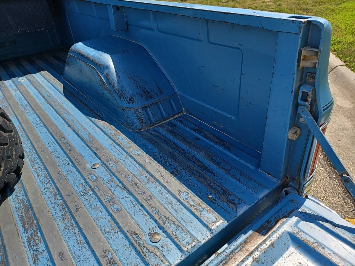Chevy-c-10-silverado-square-body-1986-blue-8