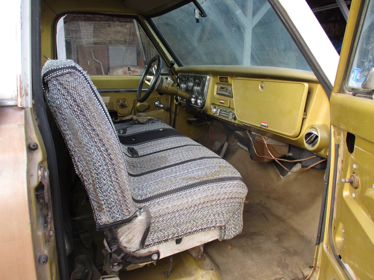 Chevy-c-20-1968-custom-8
