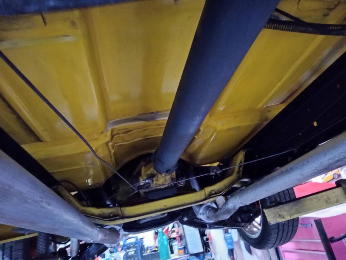 Chevy-c10-1971-custom-21