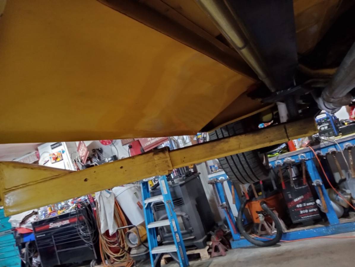 Chevy-c10-1971-custom-22