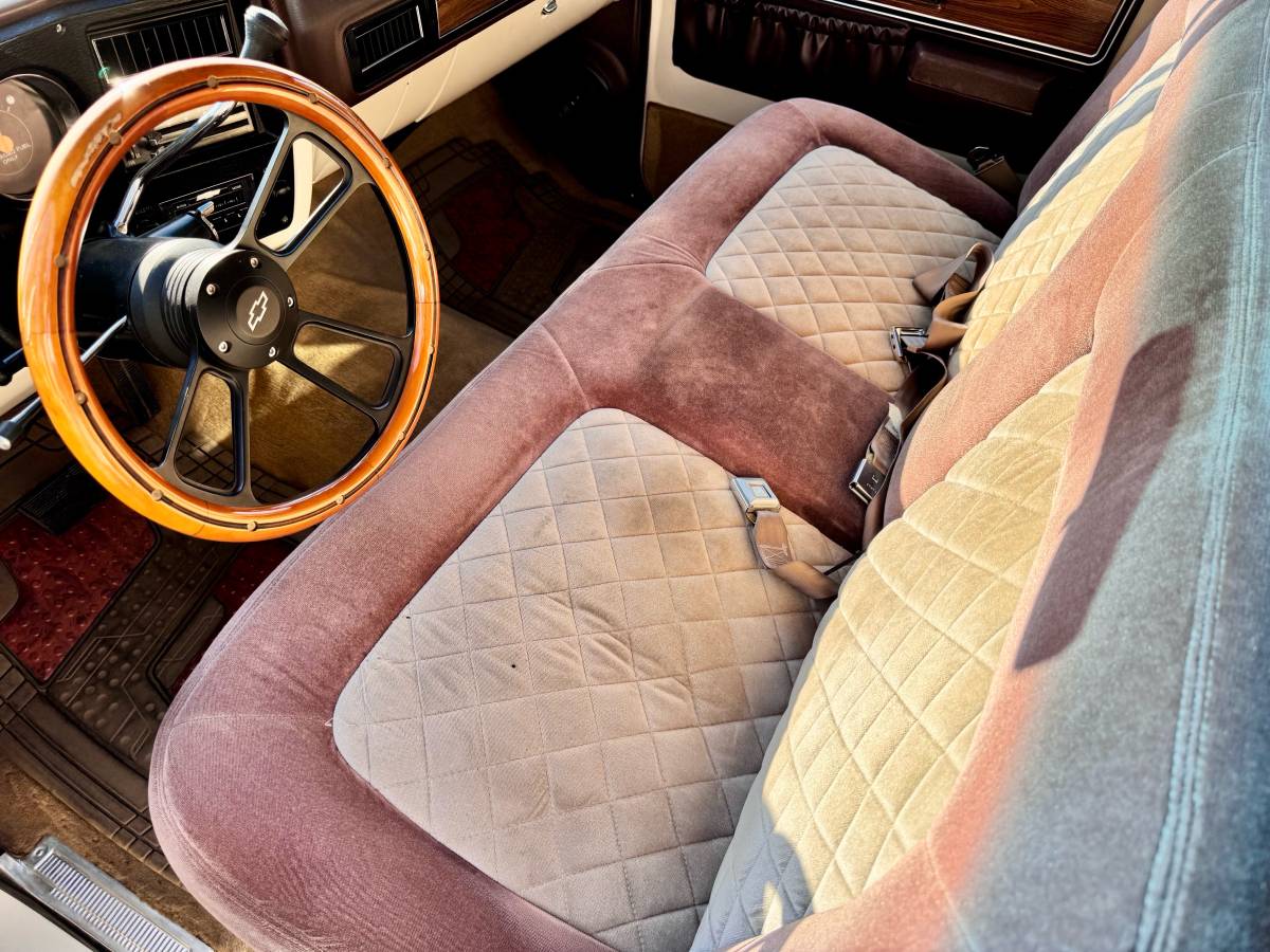Chevy-c10-1975-white-1
