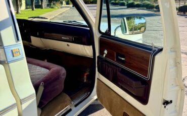 Chevy-c10-1975-white-5