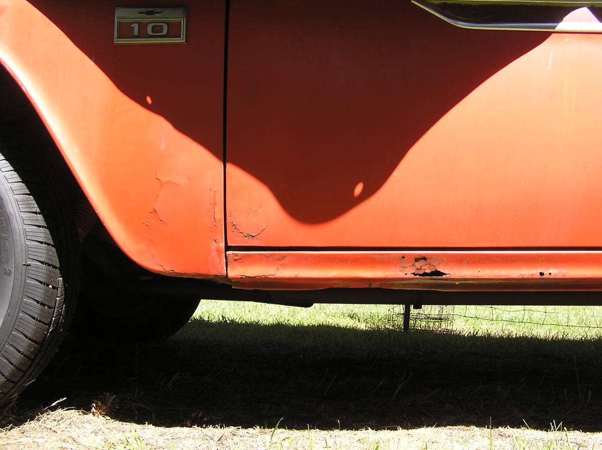 Chevy-c10-custom-1966-red-19