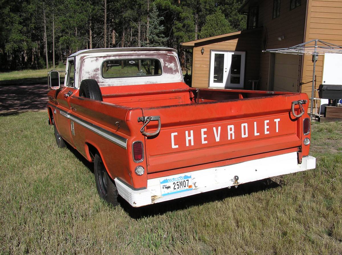 Chevy-c10-custom-1966-red-3