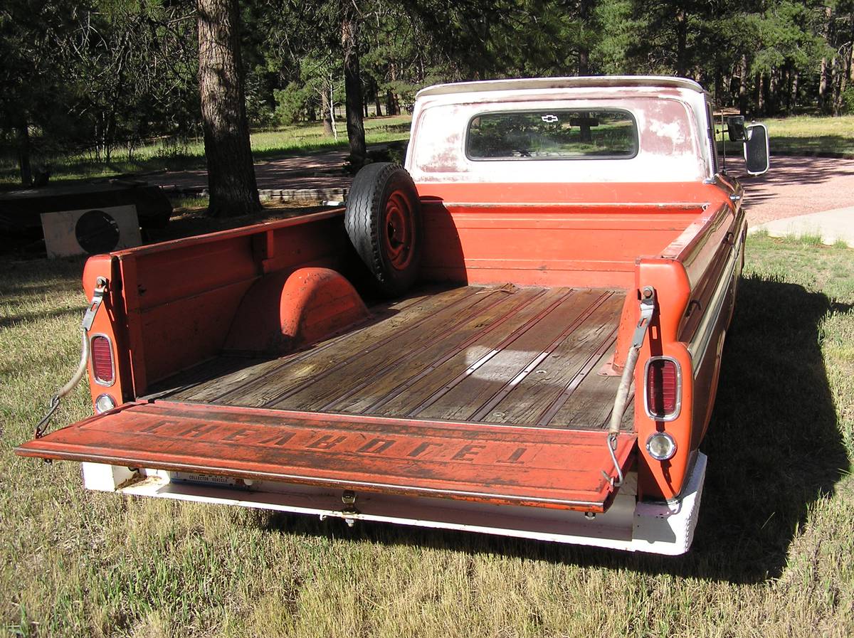Chevy-c10-custom-1966-red-4
