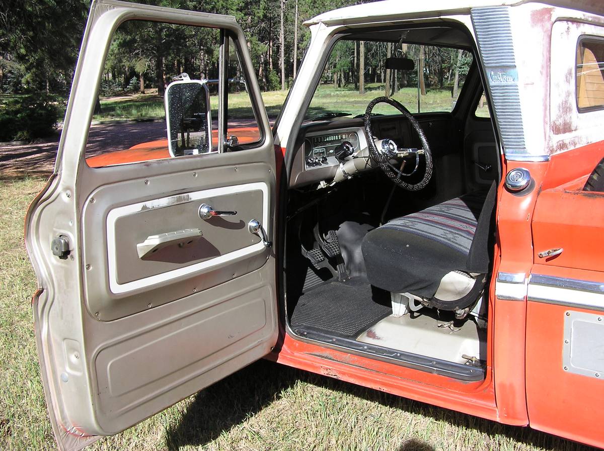 Chevy-c10-custom-1966-red-6