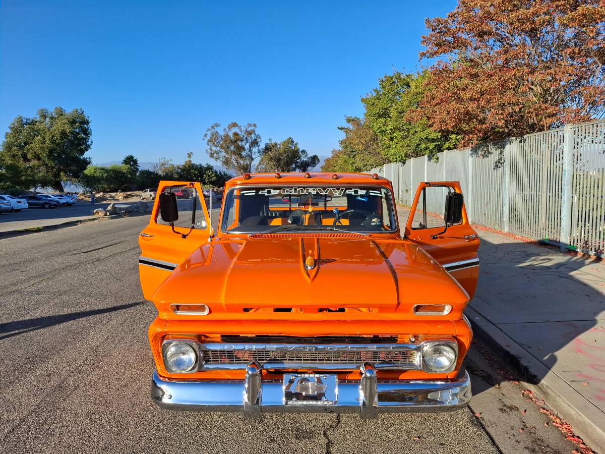 Chevy-c10-long-bed-truck-1966-orange-11