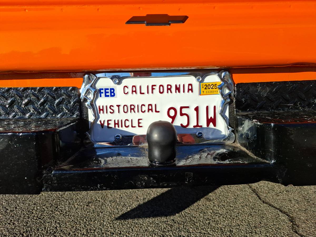Chevy-c10-long-bed-truck-1966-orange-3