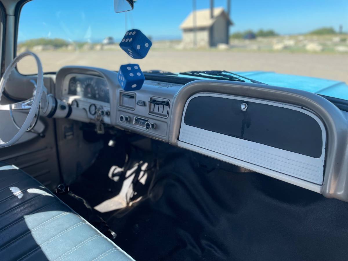 Chevy-c10-truck-1962-blue-14