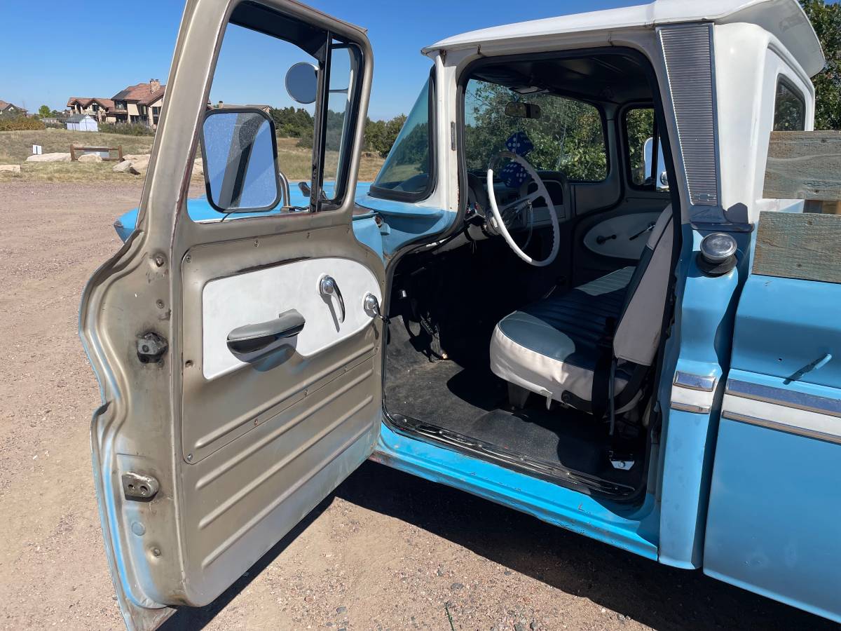 Chevy-c10-truck-1962-blue-4