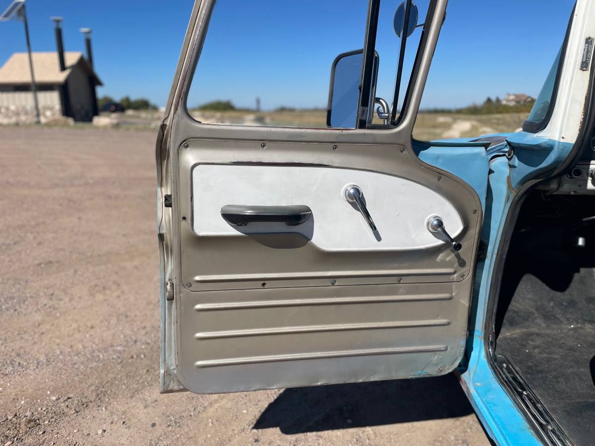 Chevy-c10-truck-1962-blue-6