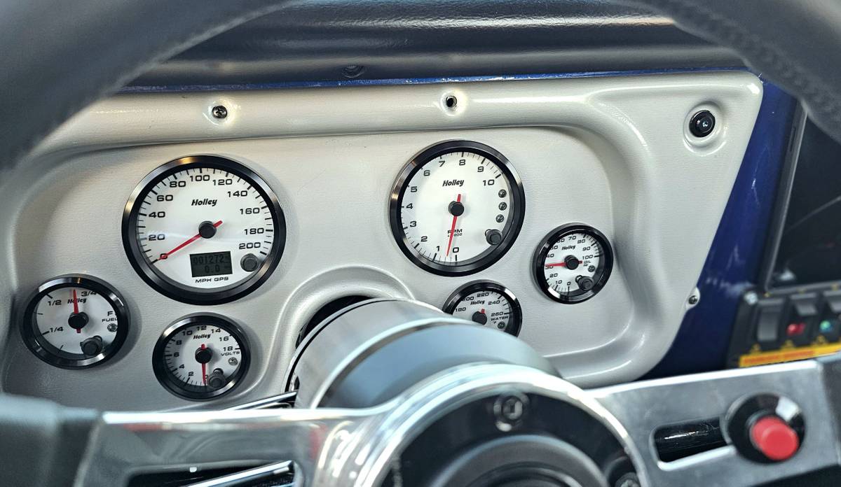 Chevy-c10-truck-1967-blue-8