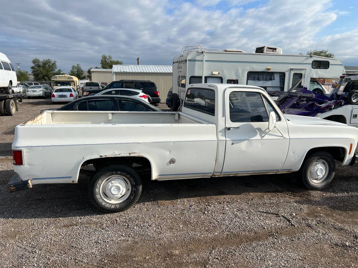 Chevy-c10-truck-1975-1