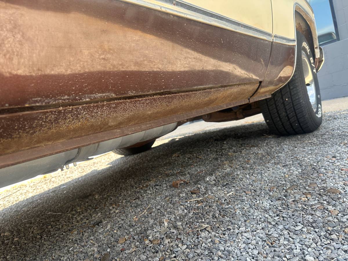 Chevy-c10-truck-1978-brown-13