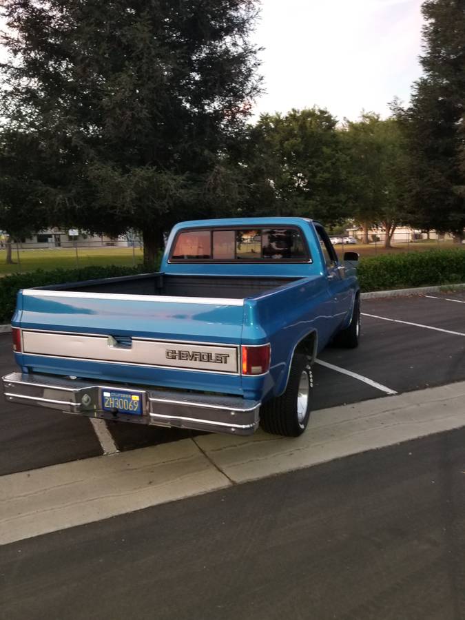 Chevy-c10-truck-1982-blue-5