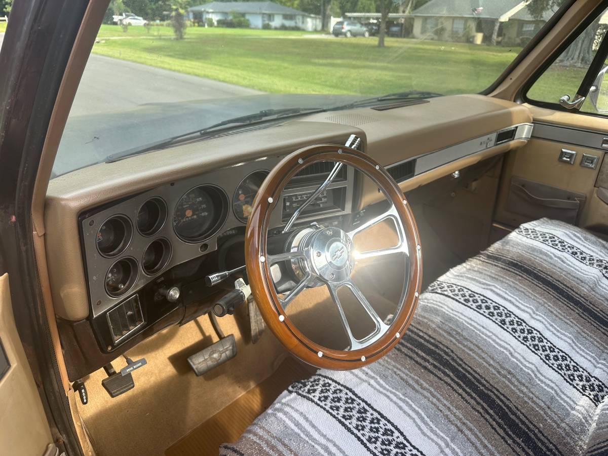 Chevy-c10-truck-1985-9