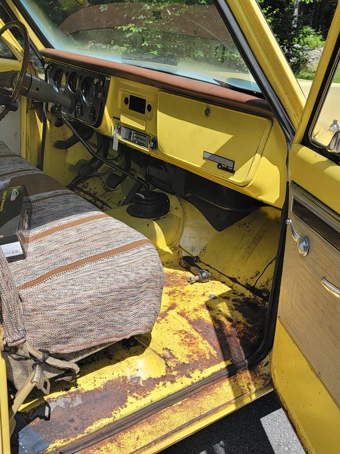 Chevy-c20-1970-yellow-2