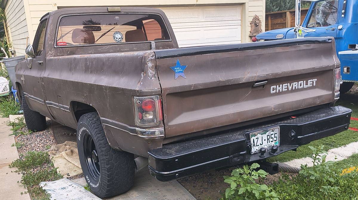 Chevy-c20-1981-brown-10